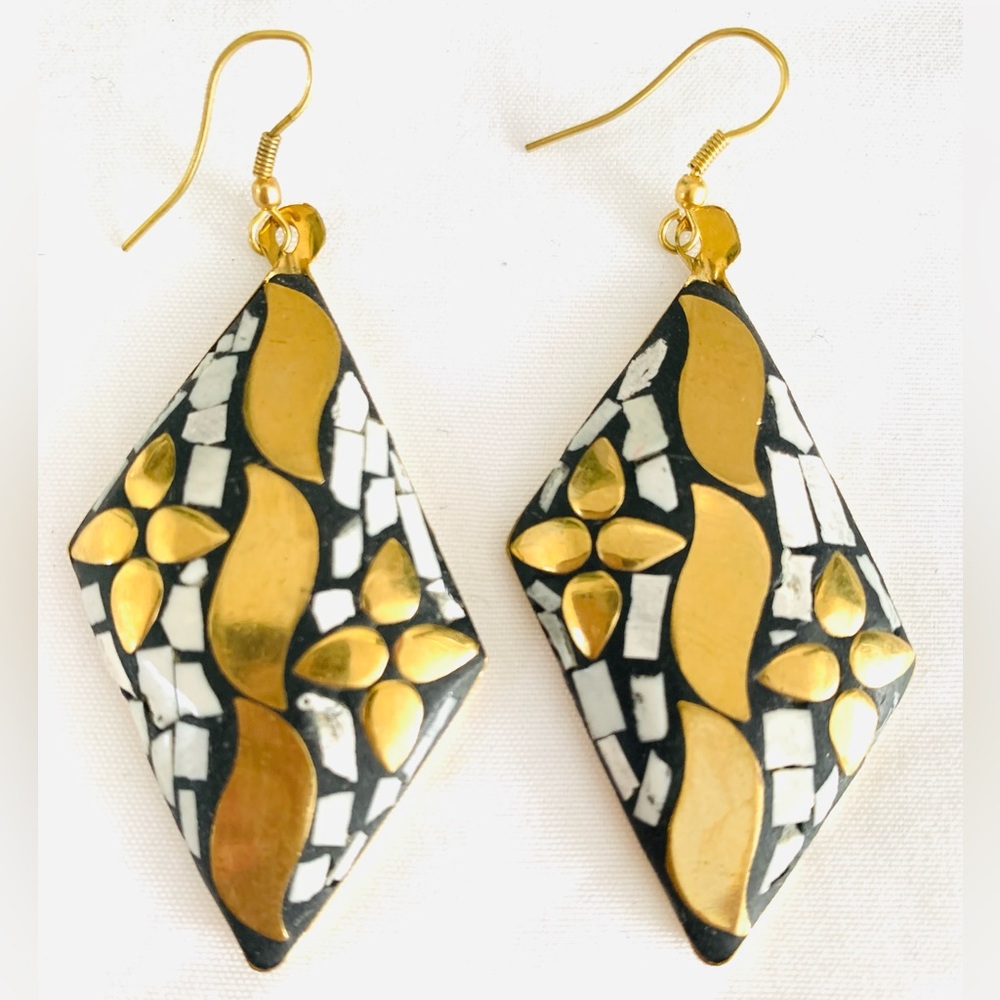 Handmade Tibetan Earring - Picture 7 of 7
